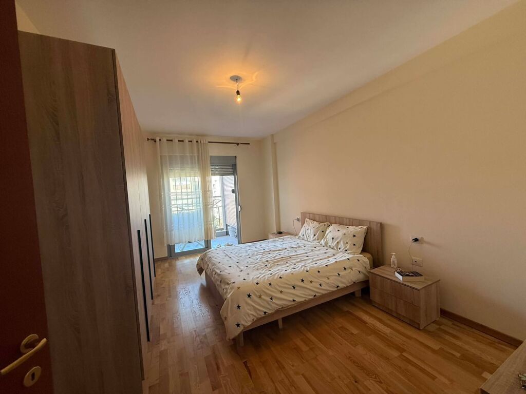 Shitet, Apartament 2+1+2 Besim Alla , Misto Mame