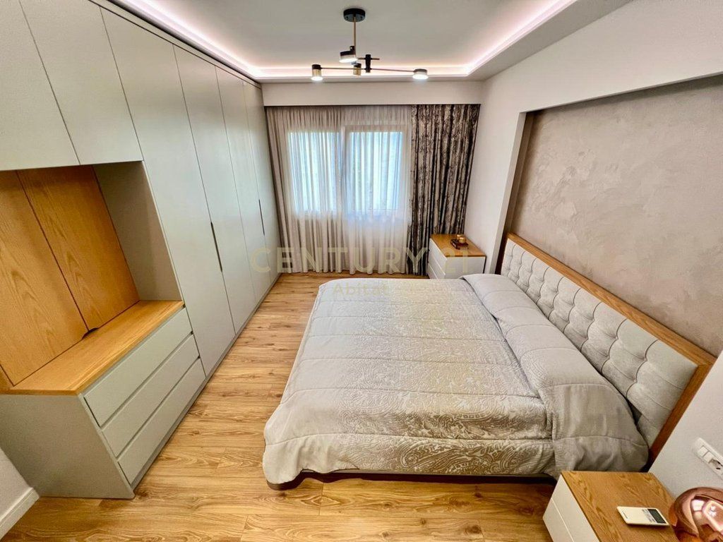 SHESIM, APARTAMENT PREMIUM 2+1+2 me POST PARKIMI te KOMUNA !