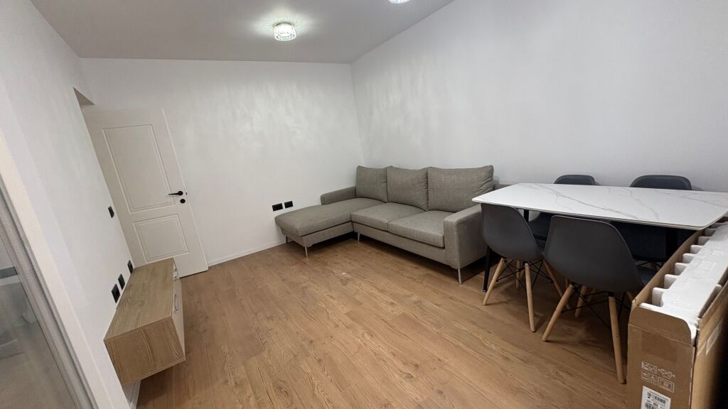 Jepet me qera apartament 1+1 i mobiluar tek Rruga Irfan Tomini