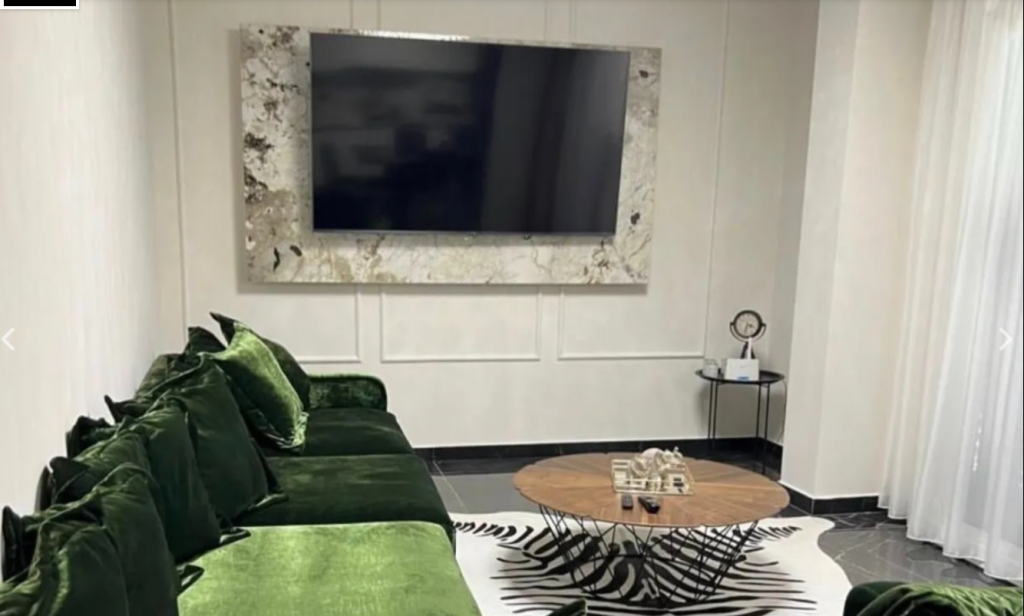 🏡 APARTAMENT ME QERA 2+1+2 me ballkon • Luxury