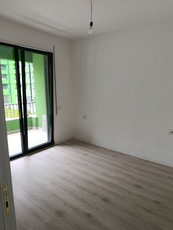 Qera | Apartament 1 + 1 | Rruga 5 Maji | 400 €/muaj