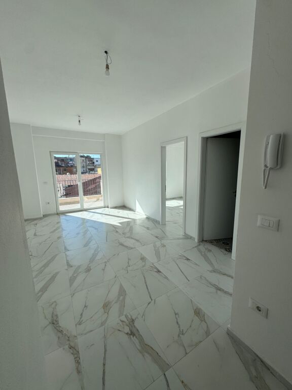 Business Premises 1+1 for rent, Dritan Hoxha street Aura Complex 500 thousand leke