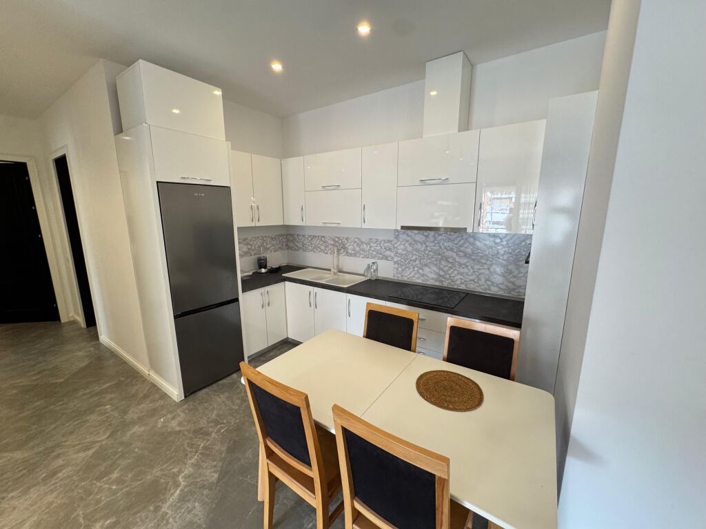 🏡 Jepet me qera 2+1+2 + parkim 📍 Kompleksi Delijorgji💶 1350€ (i diskutueshëm)