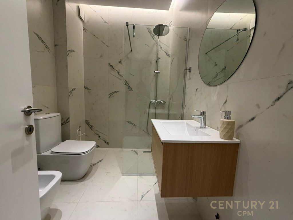 Apartament 1+1 Me Qira në Pazari i Ri, Sheshi Avni Rustemi