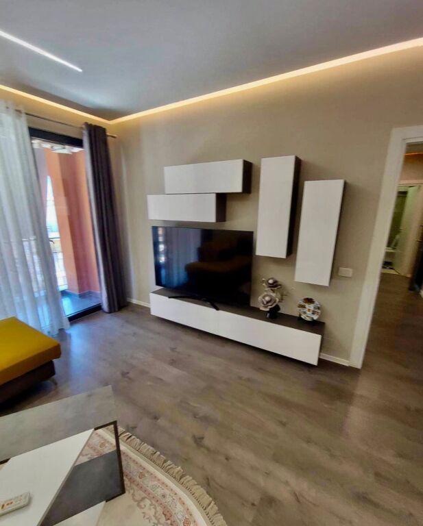 📍 Jepet me qera apartament 2+1  Kompleksi ASL Rruga Kongresi i Manastirit