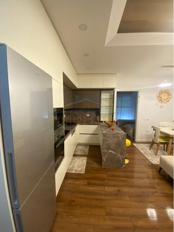 In vendita, Appartamento 2+1+2, Complesso FZ, Lago Secco, Tirana