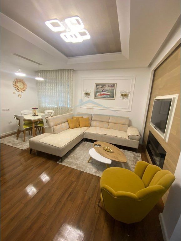 In vendita, Appartamento 2+1+2, Complesso FZ, Lago Secco, Tirana
