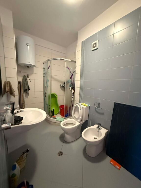 Shitet, Apartament 2+1+2 Besim Alla , Misto Mame