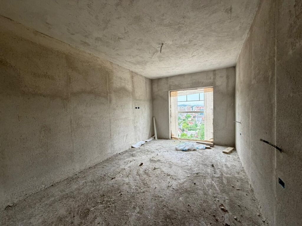 FOR SALE: 1+1📍Ish Fusha e Aviacionit (Near Dhori Leka School) - Plastering Phase || 145,000€ - Area 94m² - Suitable for Investment and Living