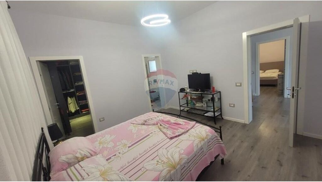 Vile-Per Shitje-Vishnje,Tirane