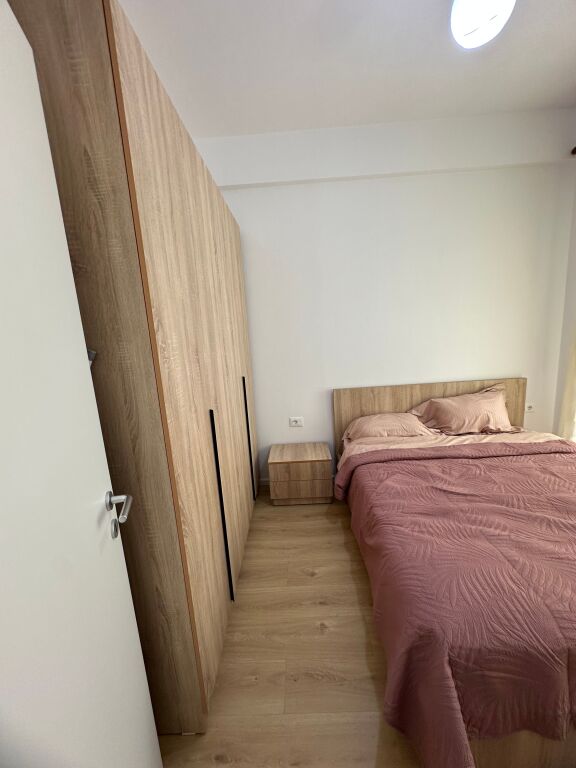Jepet me qira 1+1 ne kompleksin Mangalem/Ali Dem 🏷️40.000Leke