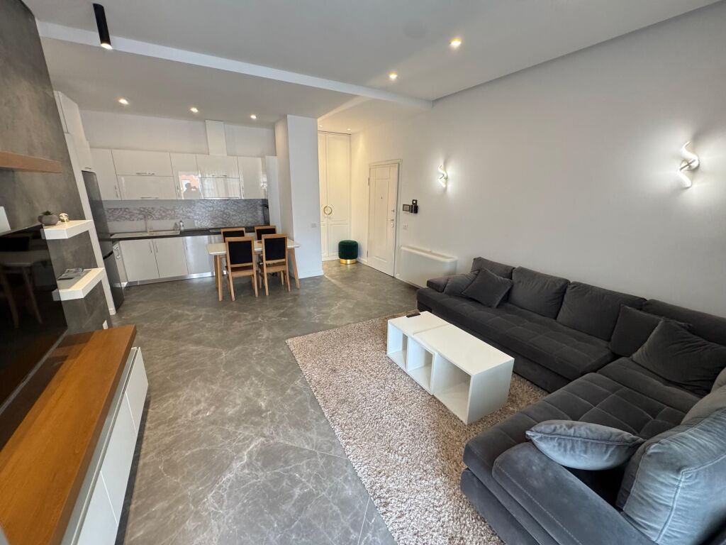 🏡 Jepet me qera 2+1+2 + parkim 📍 Kompleksi Delijorgji💶 1350€ (i diskutueshëm)