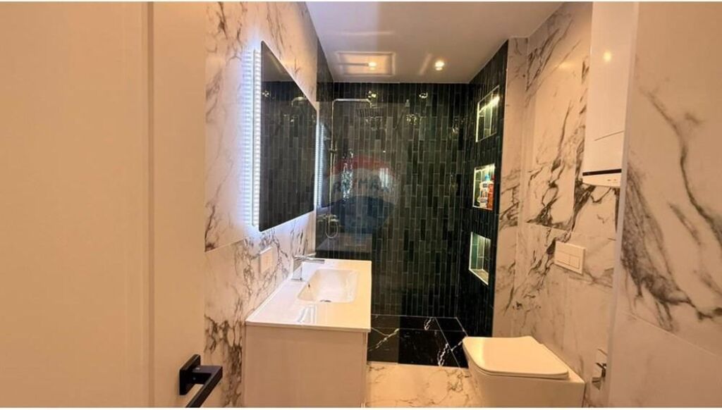 Apartament 2+1+2 me qira Donika Center