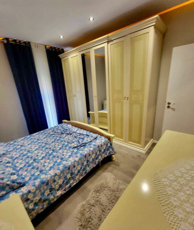 📍 Jepet me qera apartament 2+1  Kompleksi ASL Rruga Kongresi i Manastirit