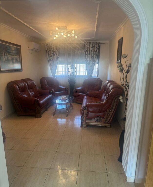 APARTAMENT ME QERA 1+1 RRUGA E DIBRES 40.000 LEKE FH-72486