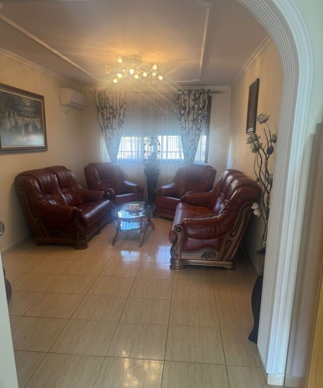 Apartament 1+1 me qira – Rruga Bardhyl !