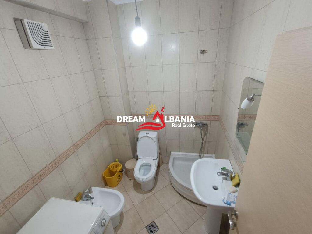 Appartamento in affitto 1+1 presso il Comune di Parigi a Tirana (ID 42111565)