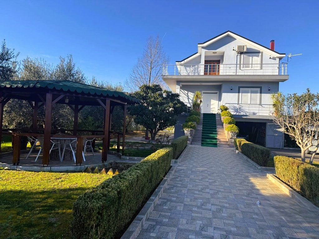 TERRENO + VILLA IN VENDITA, Vore, Tirana