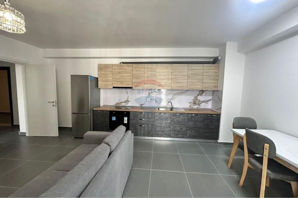 Apartament 2+1 me qira te rruga 5 Maji