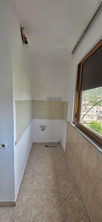 Shitet Apartament 1+1 ne Kombinat