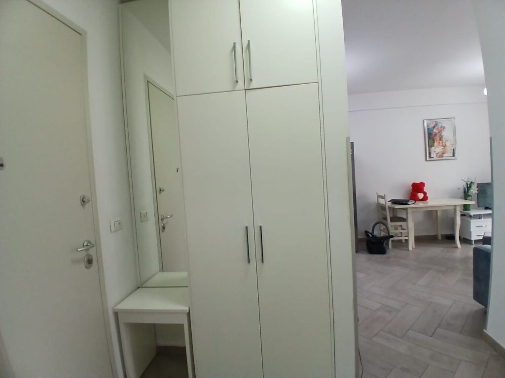 Jepet Me Qera Apartament 1+1+1 Ballkon