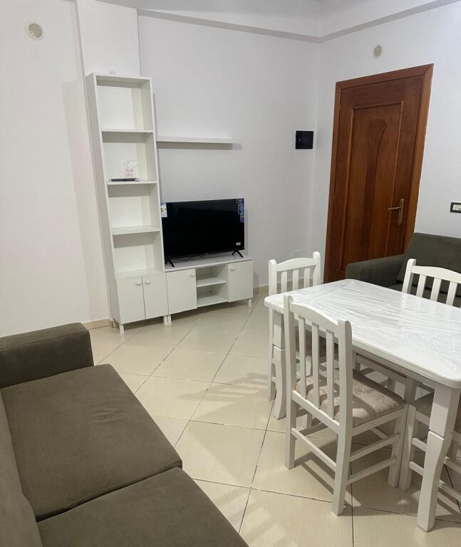 Affitto | Shtëpi private 2 + 1 | Komisariati 4 | 350 €/mese