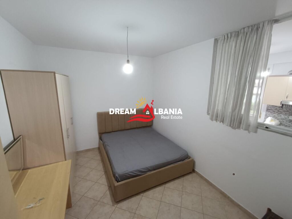 Appartamento in affitto 1+1 presso il Comune di Parigi a Tirana (ID 42111565)