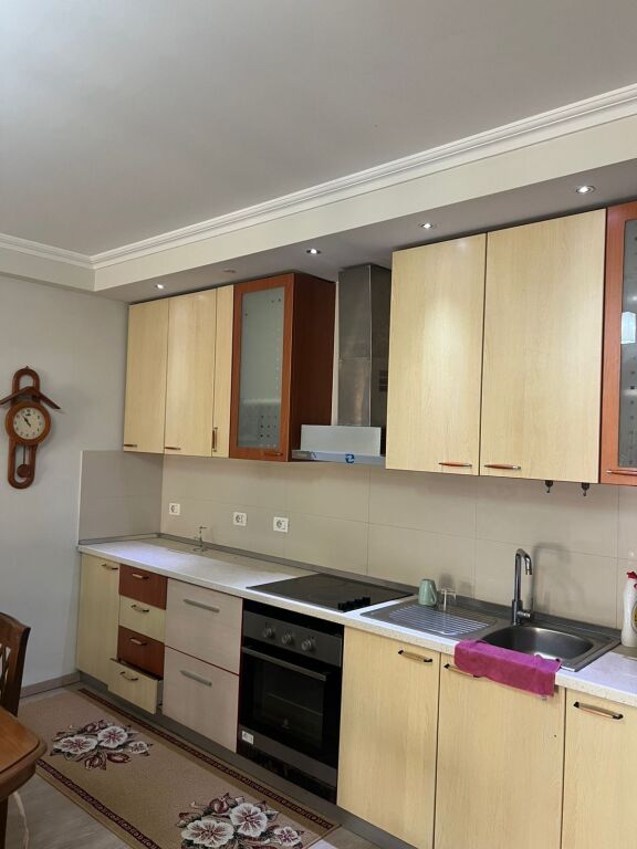 Appartamento 1+1 in Affitto - Komuna e Parisit, Lulishtja