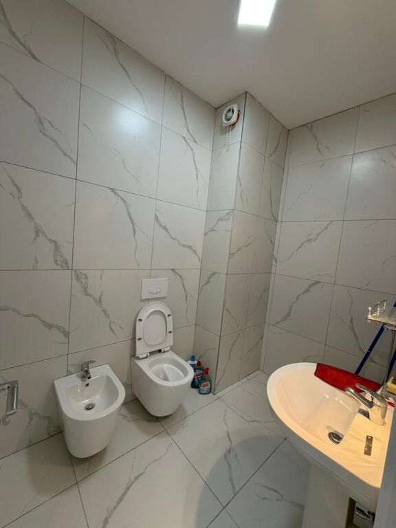 Appartamento 1+1 in vendita – Kamëz, vicino al Bar Oslo