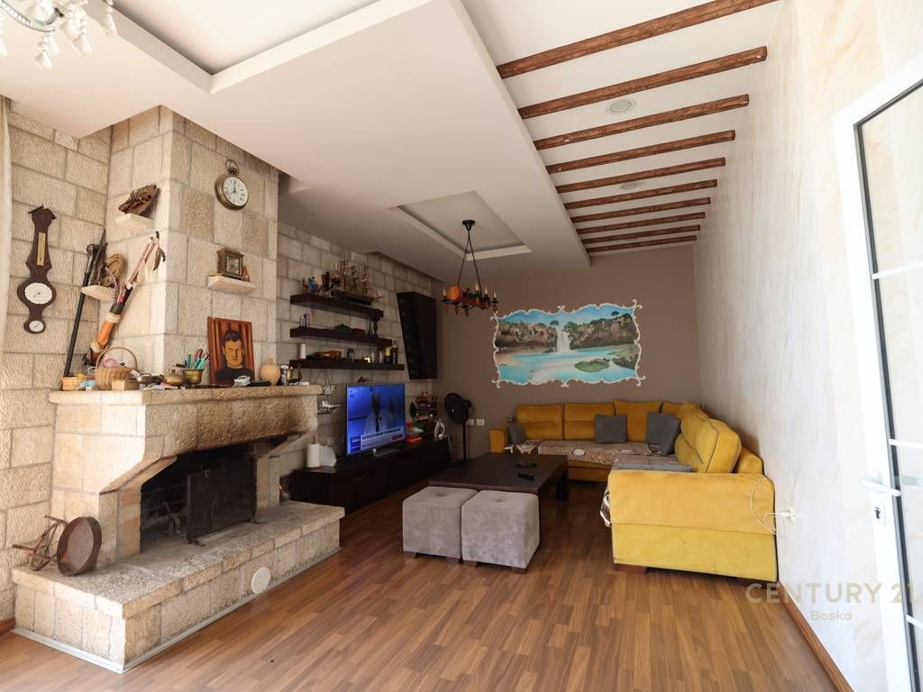 VILLA SUPER IN VENDITA VICINO AL FONDAZIONE FINE SETTIMANA DIVERSAMENTE !