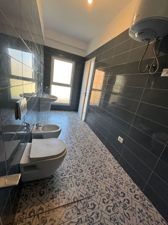 Business Premises 1+1 for rent, Dritan Hoxha street Aura Complex 500 thousand leke