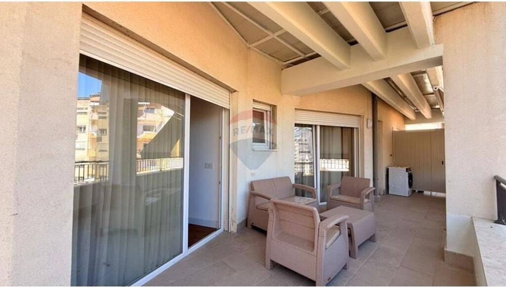 Apartament 2+1+2 me qira Donika Center