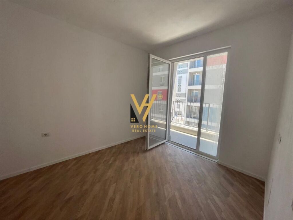 SHITET APARTAMENT1+1+BLK TEK UNIVERS CITY 90.000 EURO