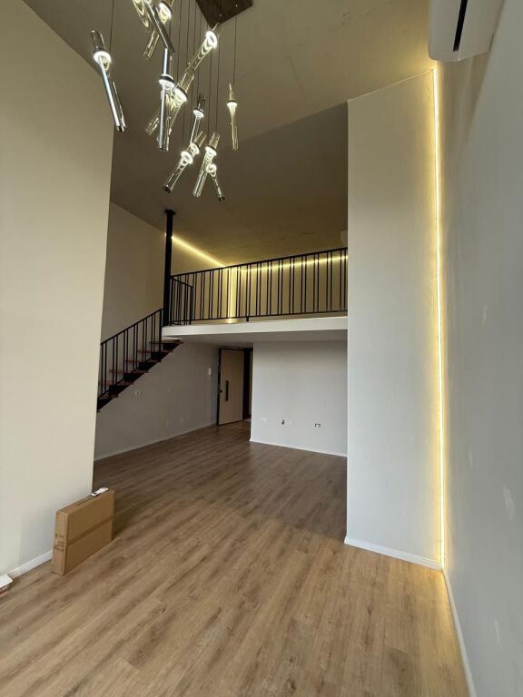 🏢 Jepet Duplex me Qira për Zyrë / Biznes