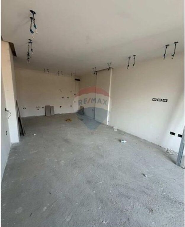 Apartament 2+1+2- Për Shitje ID: 530281057-79