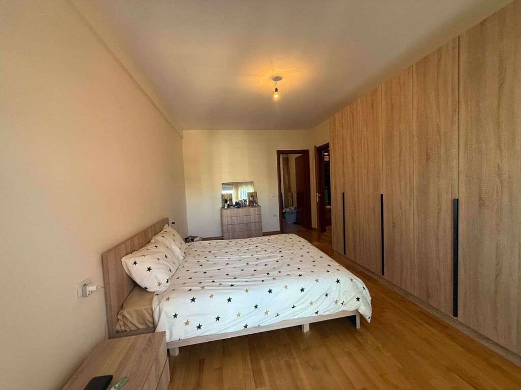 Shitet, Apartament 2+1+2 Besim Alla , Misto Mame