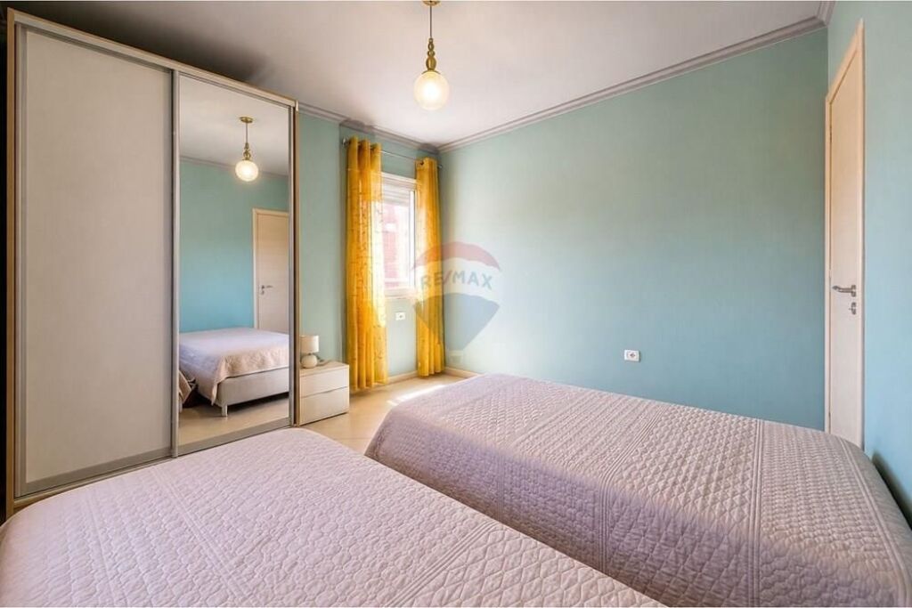 Shitet apartament 2+1 te Mine Peza