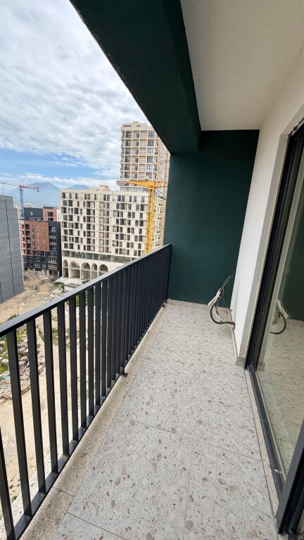 Shitet apartament 2+1 ne Bulevardin e Ri  " Orbital 1  ". 208.000 euro