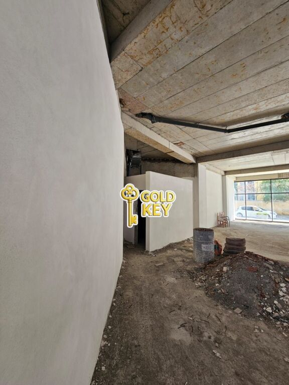 🏢 Premises for Rent – Super Location on the Beach, Durrës!