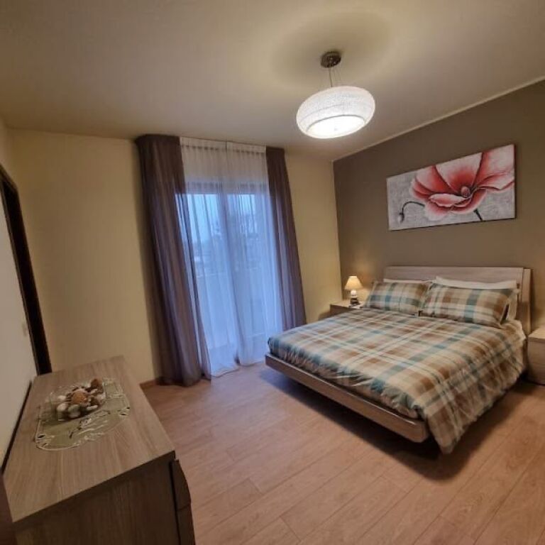 Kryqezimi i Myslym Shyrit, jepet me qera apartament modern 1+1+Blk.