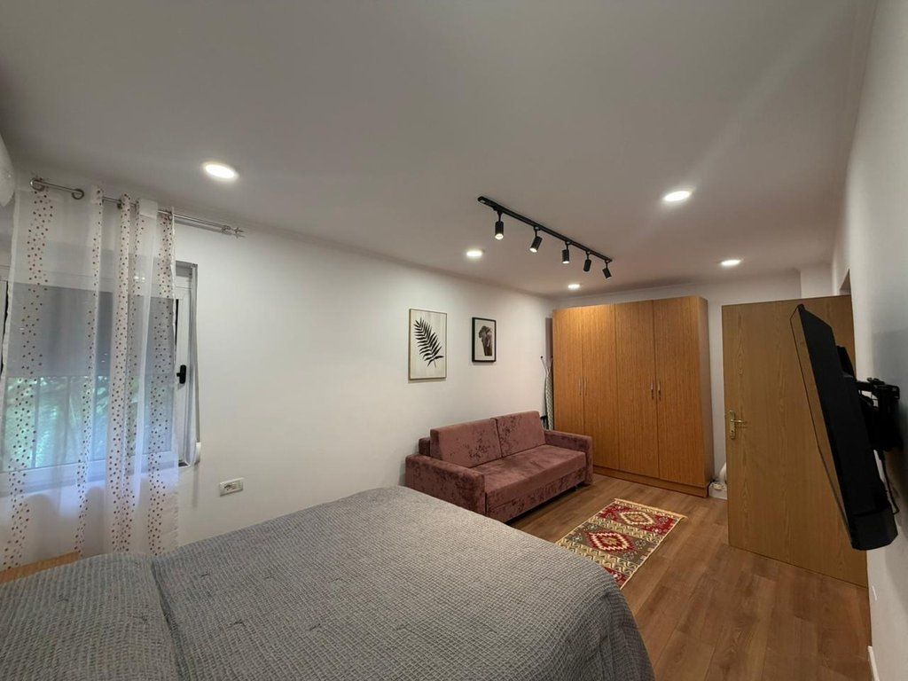 Qera, Apartament 1+1, 21Dhjetori, Tiranë.