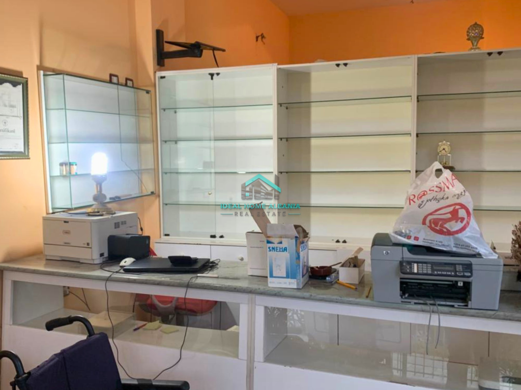 SHOP FOR RENT – RRUGA E RE, Vlora