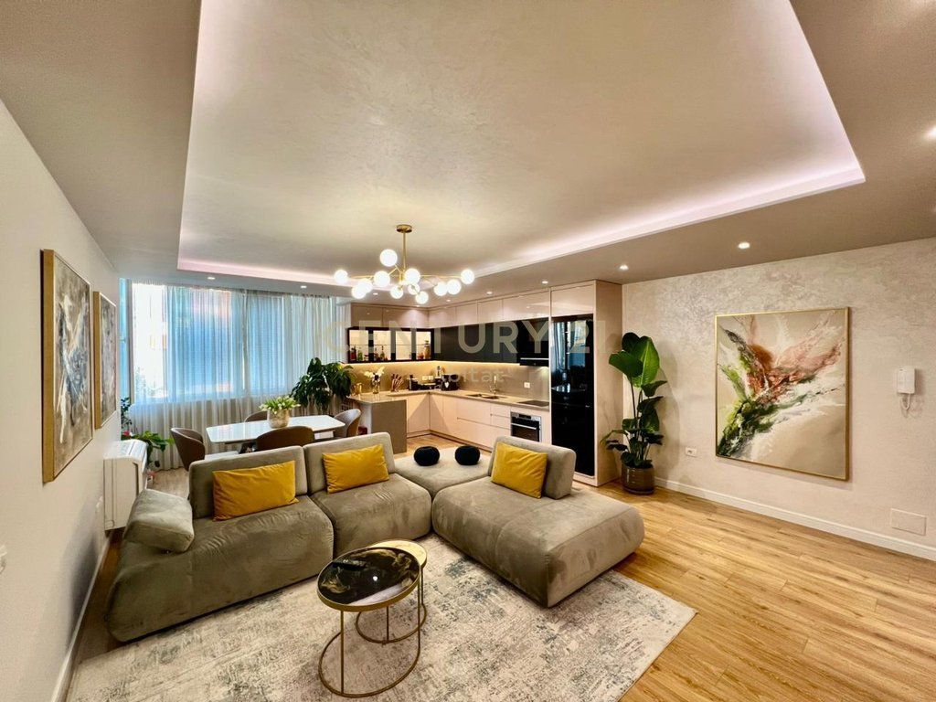 SHESIM, APARTAMENT PREMIUM 2+1+2 me POST PARKIMI TEK KOMUNA!