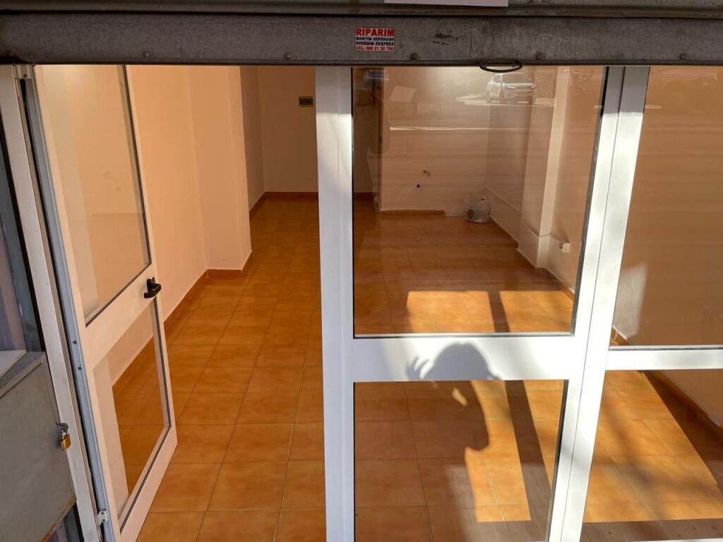 SHOP FOR RENT NEAR DINAMO STADIUM