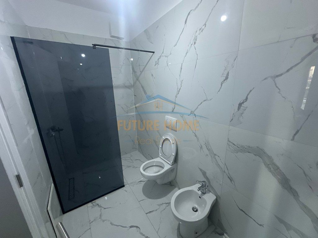 Qera, Apartament 2+1+2+Post Parkimi, Bulevardi Ri, Tirane