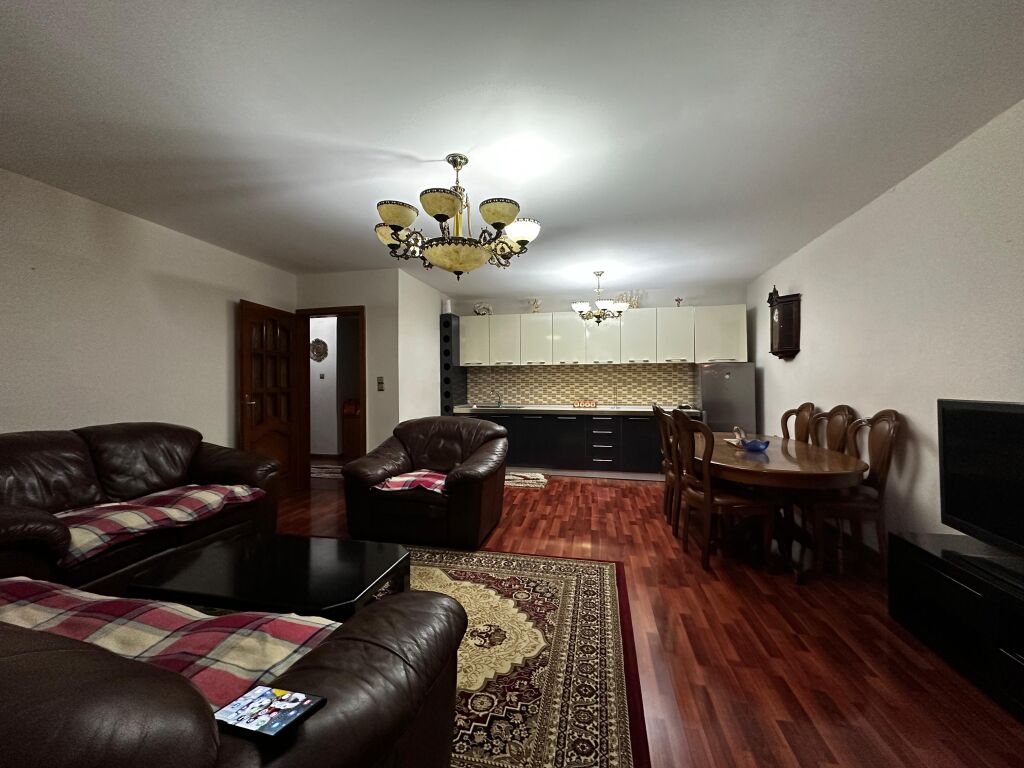 🏢Via Fortuzi, affittasi appartamento 2+1 arredato 55.000 Leke
