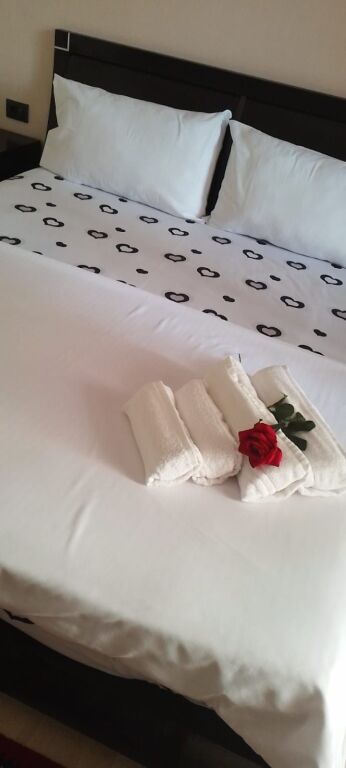 Jepet Me Qera Apartament 1+1+1 Ballkon