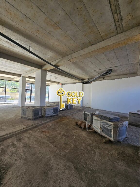 🏢 Premises for Rent – Super Location on the Beach, Durrës!