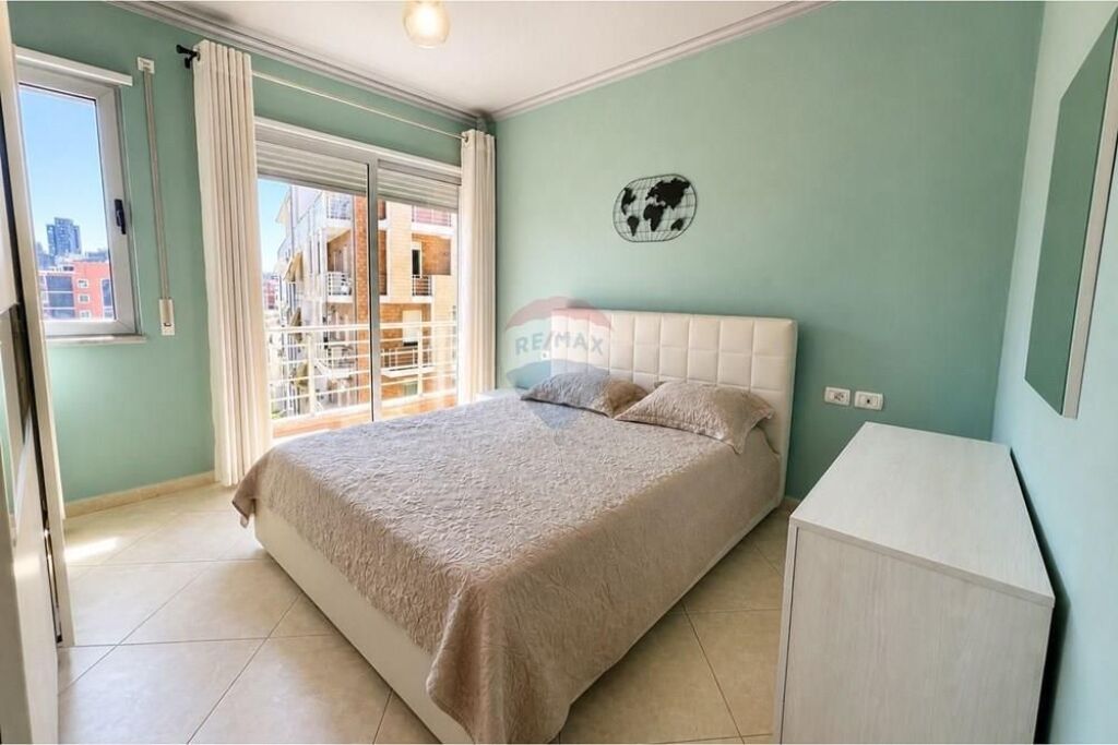 Shitet apartament 2+1 te Mine Peza