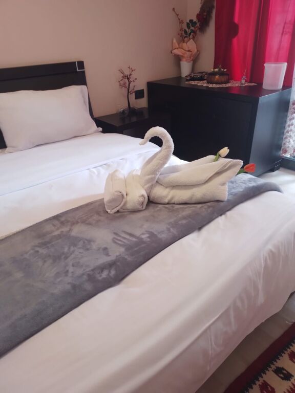 Jepet Me Qera Apartament 1+1+1 Ballkon